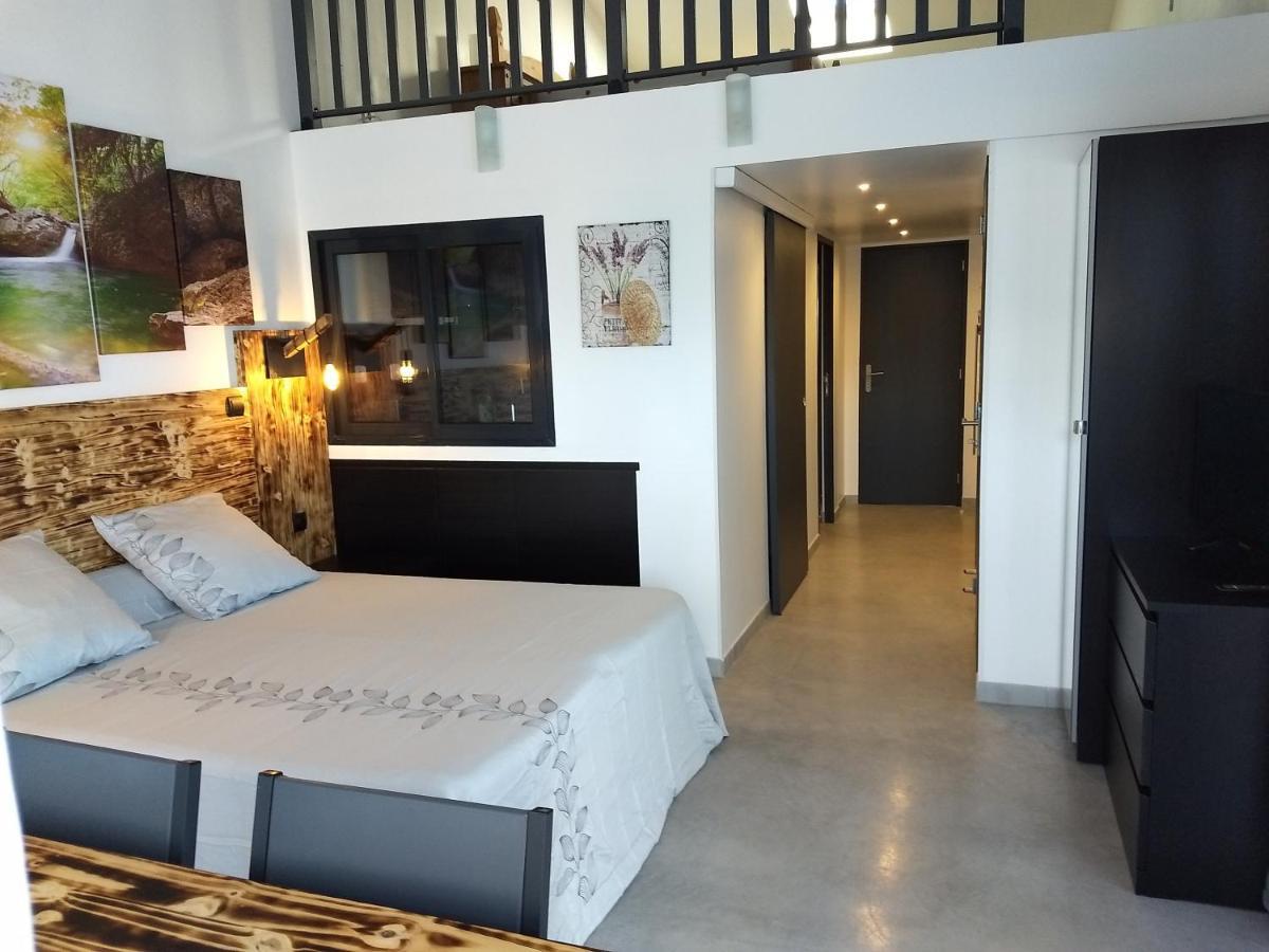 Les Terrasses De Valensole Bed & Breakfast Bagian luar foto