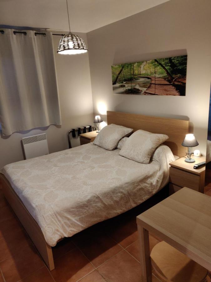 Les Terrasses De Valensole Bed & Breakfast Bagian luar foto