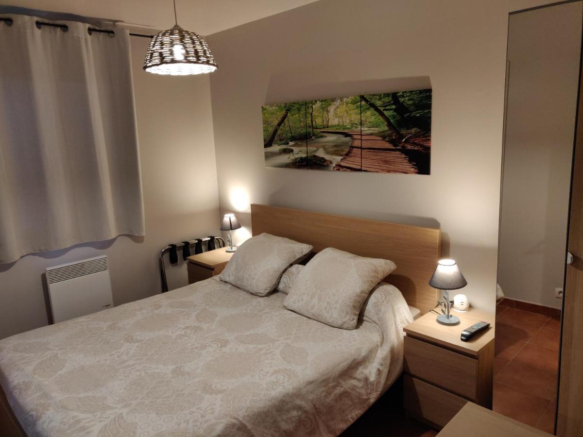 Les Terrasses De Valensole Bed & Breakfast Bagian luar foto